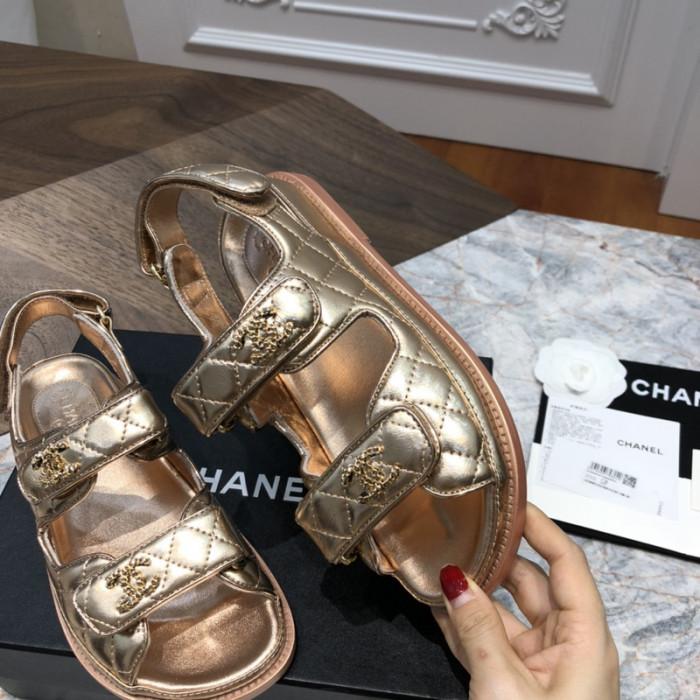 C*HANEL SLIDES C-04