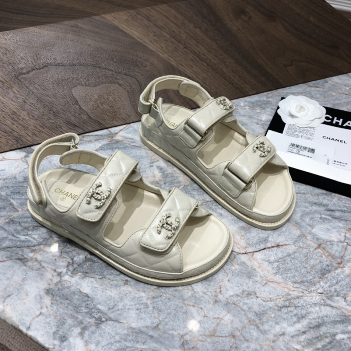 C*HANEL SLIDES C-09
