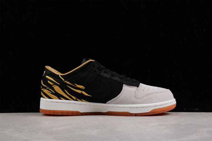 NIKE DUNK LOW “YEAR OF THE TIGER” DQ5351-001