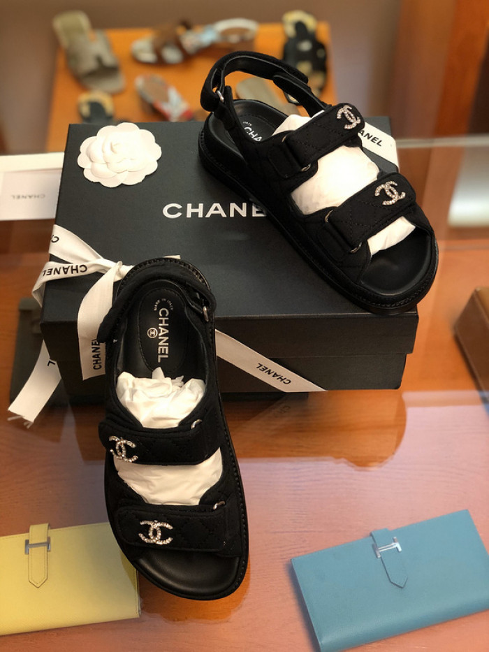 C*HANEL SLIDES C-01