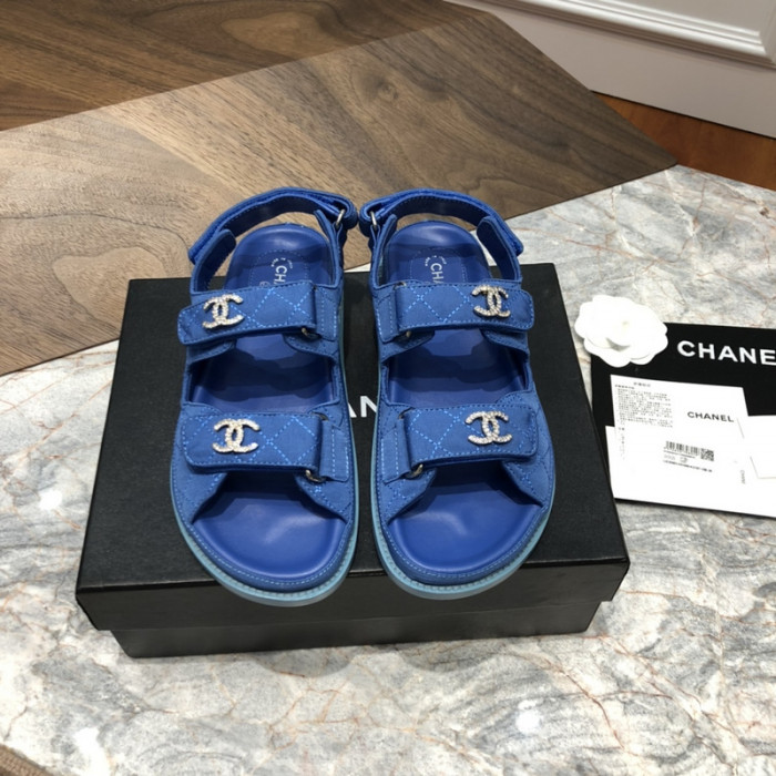 C*HANEL SLIDES C-07